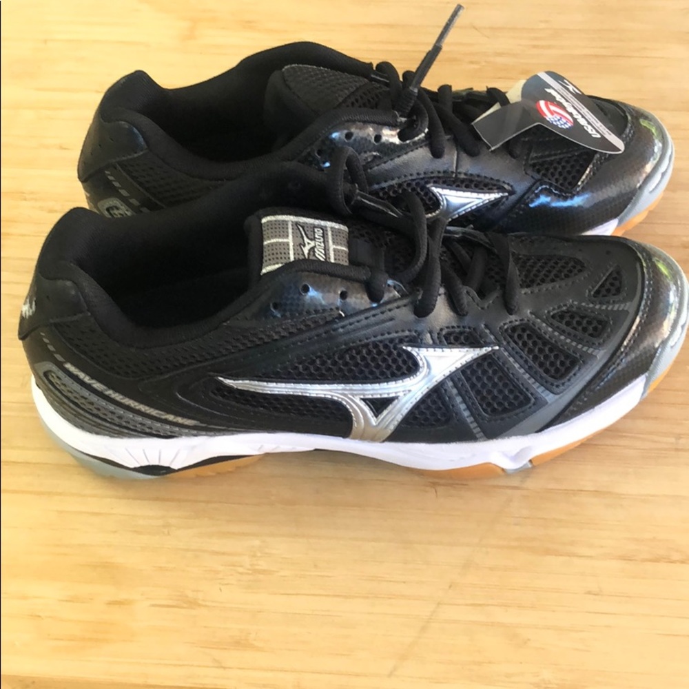 Mizuno wave hurricane women’s athletic shoes sz 7